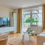 Modern & Gepflegt, Sued-terrasse, Parkplatz, Naehe Dus 公寓