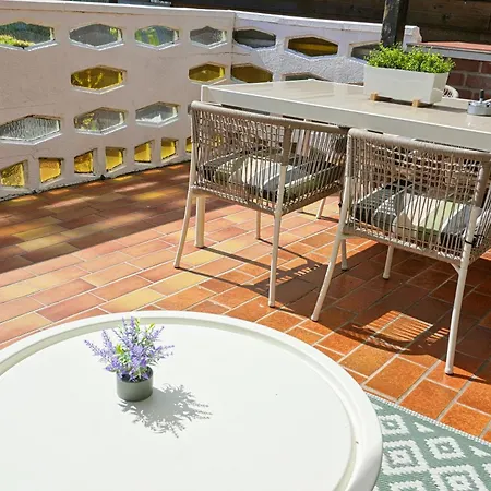 Apartment Modern&gepflegt, Süd-terrasse, Parkplatz, Nähe Dus *