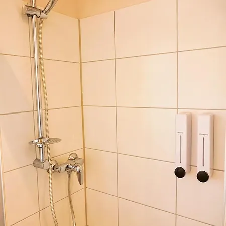 Apartment Modern&gepflegt, Süd-terrasse, Parkplatz, Nähe Dus