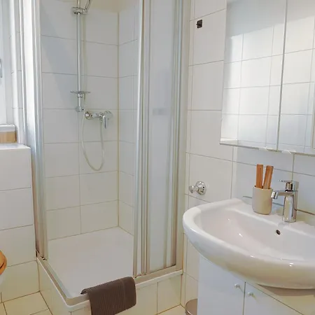 Apartment Modern&gepflegt, Süd-terrasse, Parkplatz, Nähe Dus