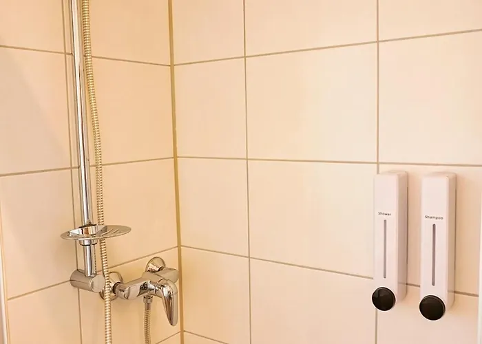 Lejlighed Modern & Gepflegt, Sued-terrasse, Parkplatz, Naehe Dus