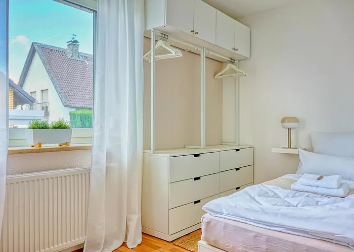 Modern & Gepflegt, Sued-terrasse, Parkplatz, Naehe Dus Lejlighed Kaarst