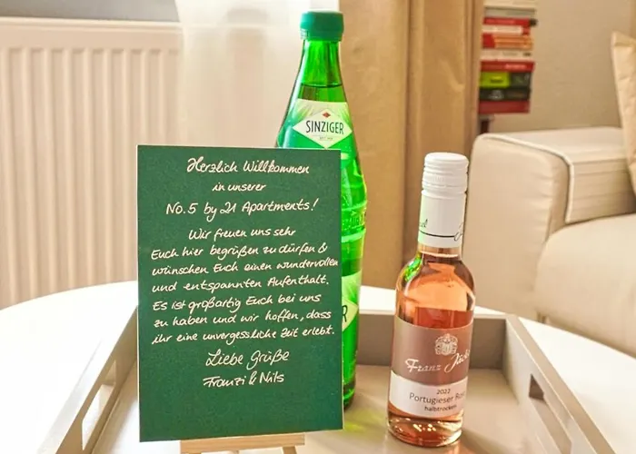 Lejlighed Modern & Gepflegt, Sued-terrasse, Parkplatz, Naehe Dus