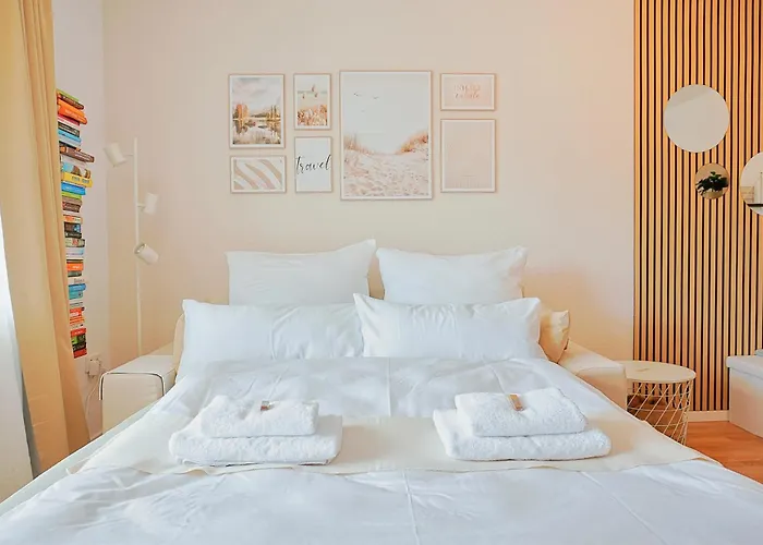 Modern & Gepflegt, Sued-terrasse, Parkplatz, Naehe Dus Lejlighed