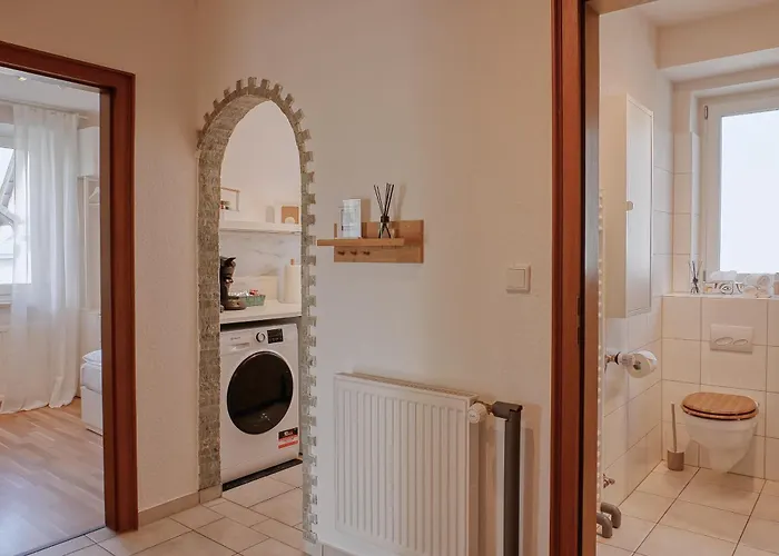 Modern & Gepflegt, Sued-terrasse, Parkplatz, Naehe Dus