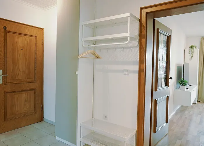 Lejlighed Modern & Gepflegt, Sued-terrasse, Parkplatz, Naehe Dus *